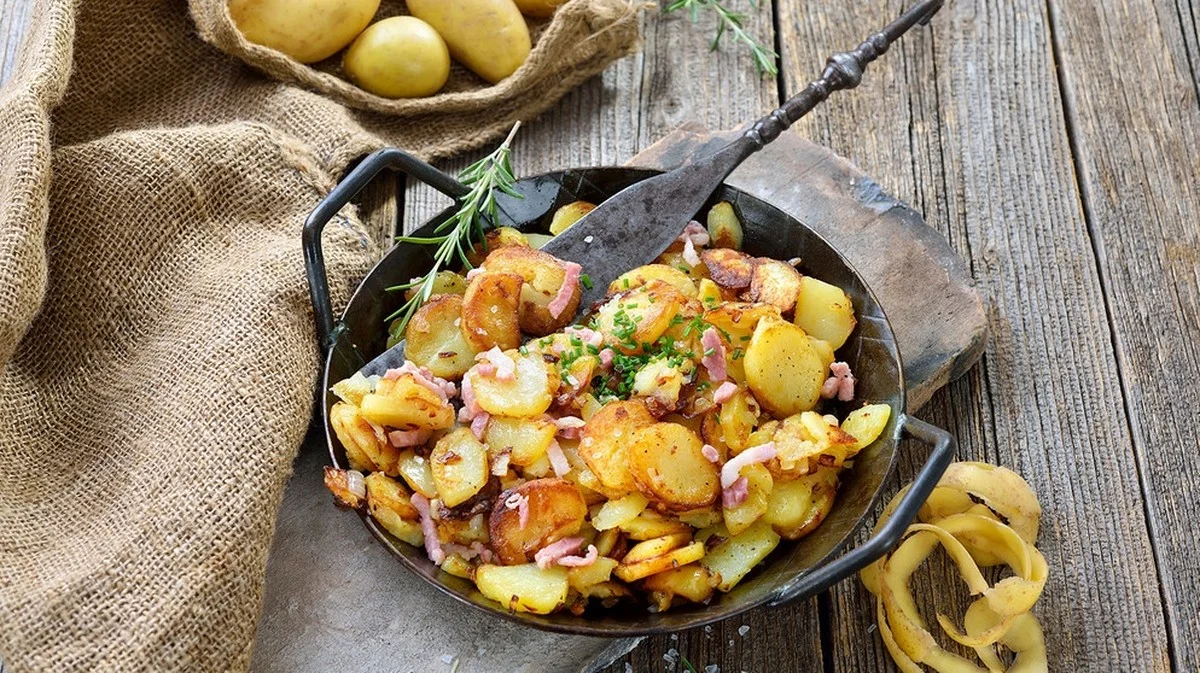 Pourquoi les chefs n'utilisent jamais de pommes de terre totalement crues pour des röstis parfaits