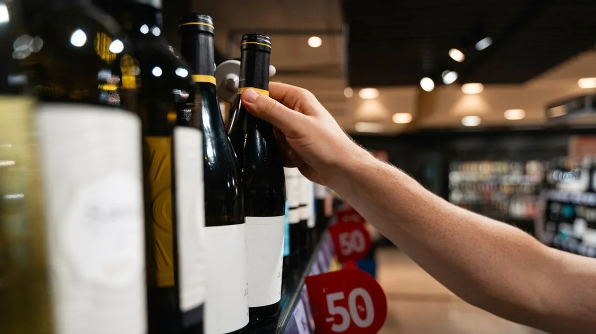 La bouteille de vin chute au supermarché : vous ne paierez pas toujours le prix fort
