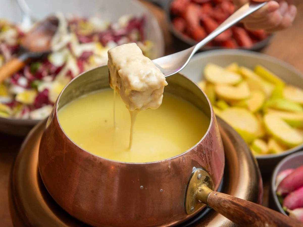 jaitestelesecre-extra-1.webp J’ai testé le secret du fondue savoyarde : pourquoi le Schnaps change tout - image 1