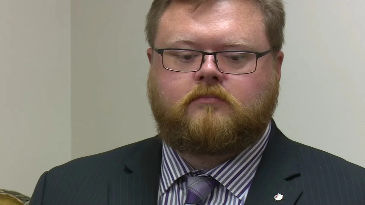 Pourquoi un homme avec 57 000 € en banque a réussi à obtenir l