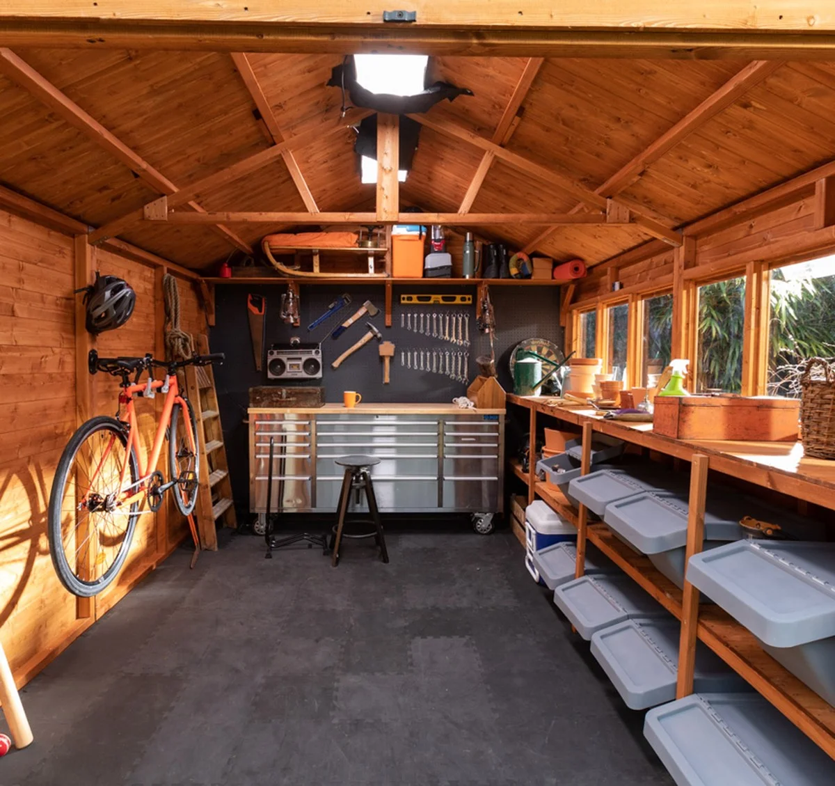 unfiletapommesd-gen-3.webp Un filet à pommes de terre pour ranger les outils de jardin ? Économisez 70% d