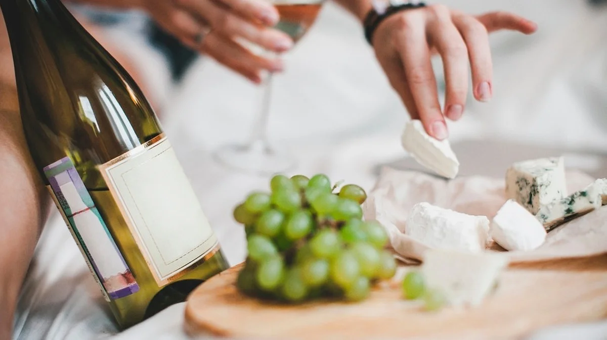 Pourquoi le vin rouge ou le fromage vous donnent mal à la tête (et ce n'est pas l'allergie)