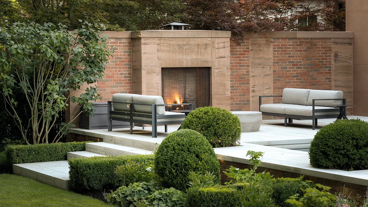 Les paysagistes de Versailles révèlent : la taille parfaite pour des haies dignes d