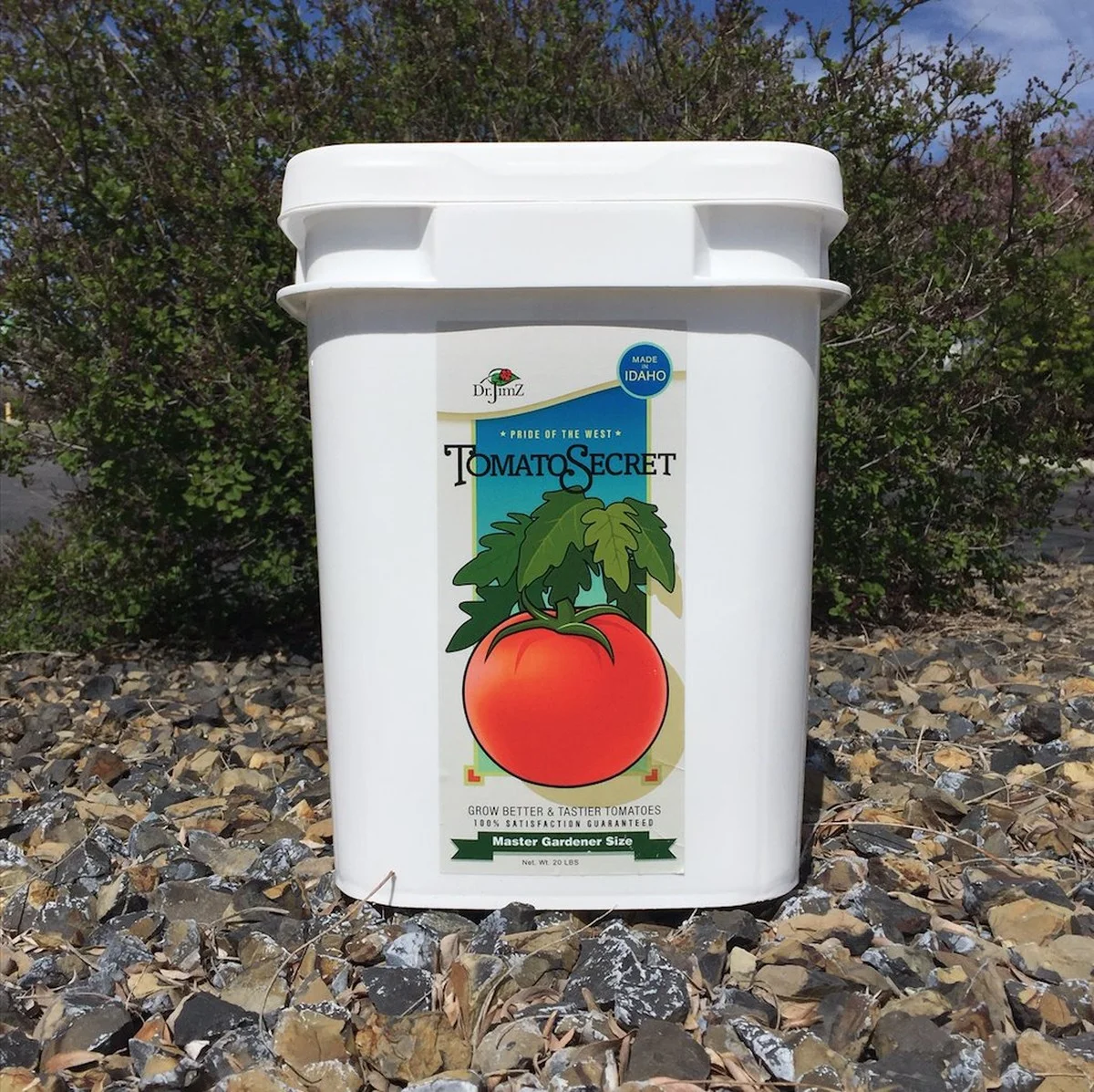 Du marc de café dans votre carré potager ? Pourquoi vos tomates vous remercieront. - image 1