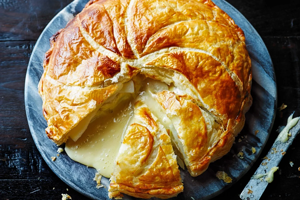 Pourquoi les chefs suisses mettent des pâtes dans leurs coupelles à raclette - image 2