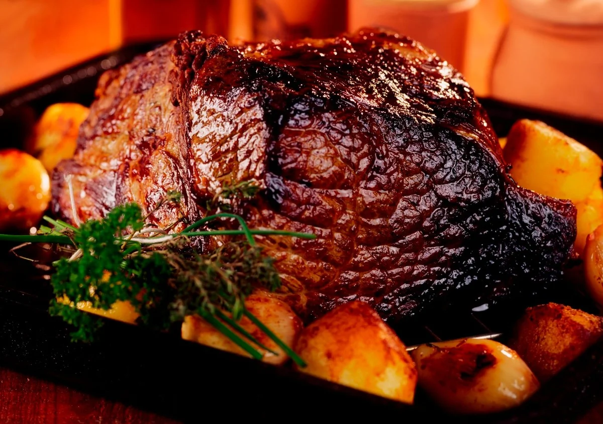 Le secret des chefs pour rôtir un gigot de chevreuil : pourquoi ils utilisent des zestes d