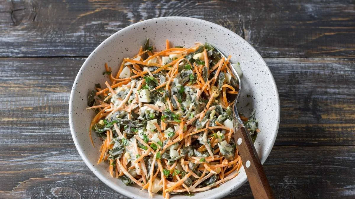 Oubliez les régimes compliqués : 7 aliments que les femmes intelligentes ajoutent à leur assiette après 45 ans