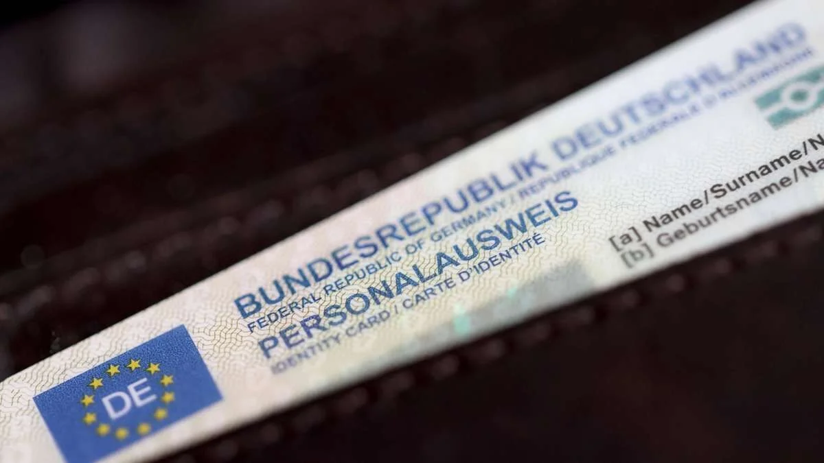 Pourquoi les plus de 70 ans n'auront plus besoin de remplacer leur carte d'identité après 2026