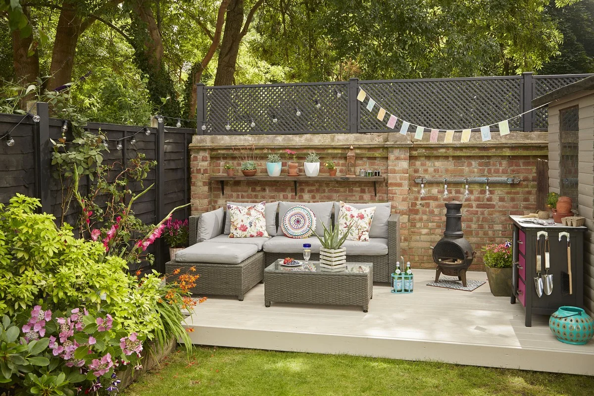 Palettes en bois recyclées ? Construisez ce salon de jardin tendance pour moins de 30€. - image 2